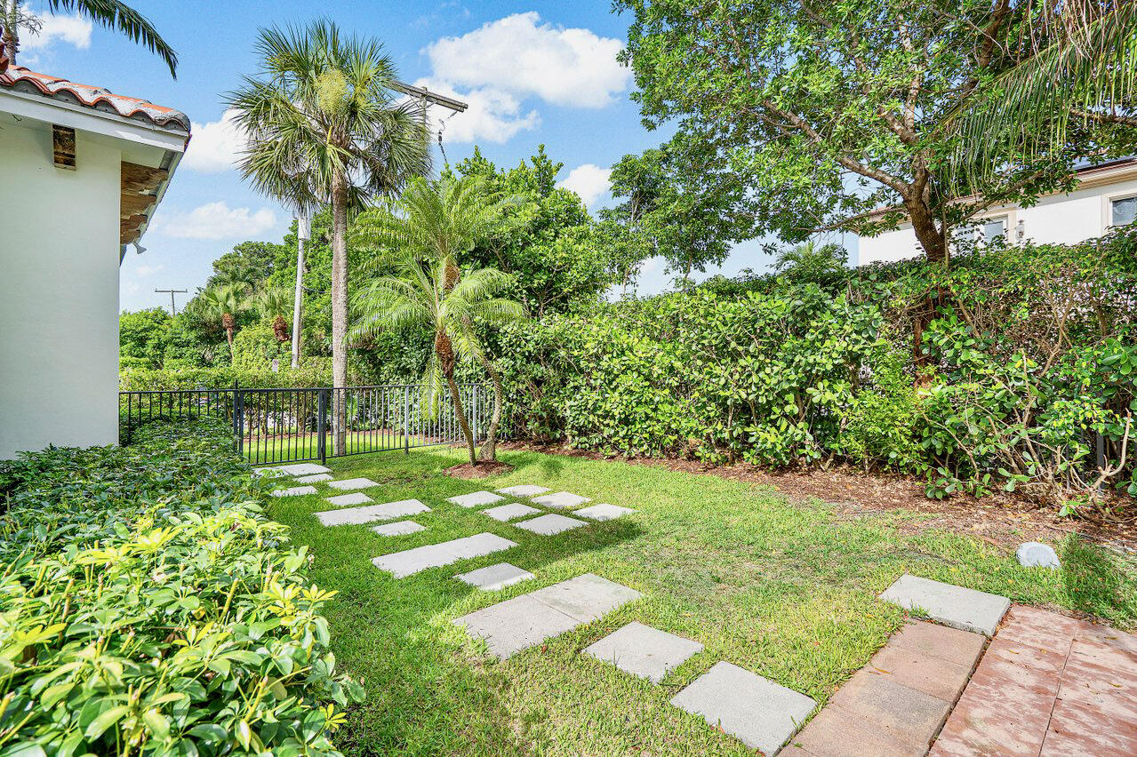 1191 Banyan Road Boca Raton, FL 33432 - Photo 42 of 55 047-1191BanyanRoad-BocaRaton-FL-33432-SM