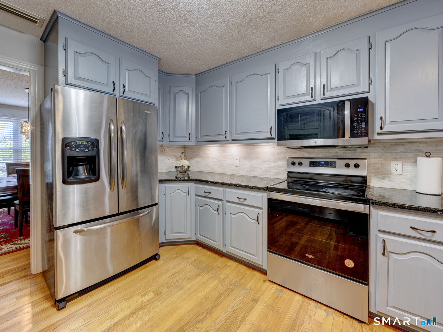 11 Lexington Road Avon, CT 06001 - Photo 11 of 40