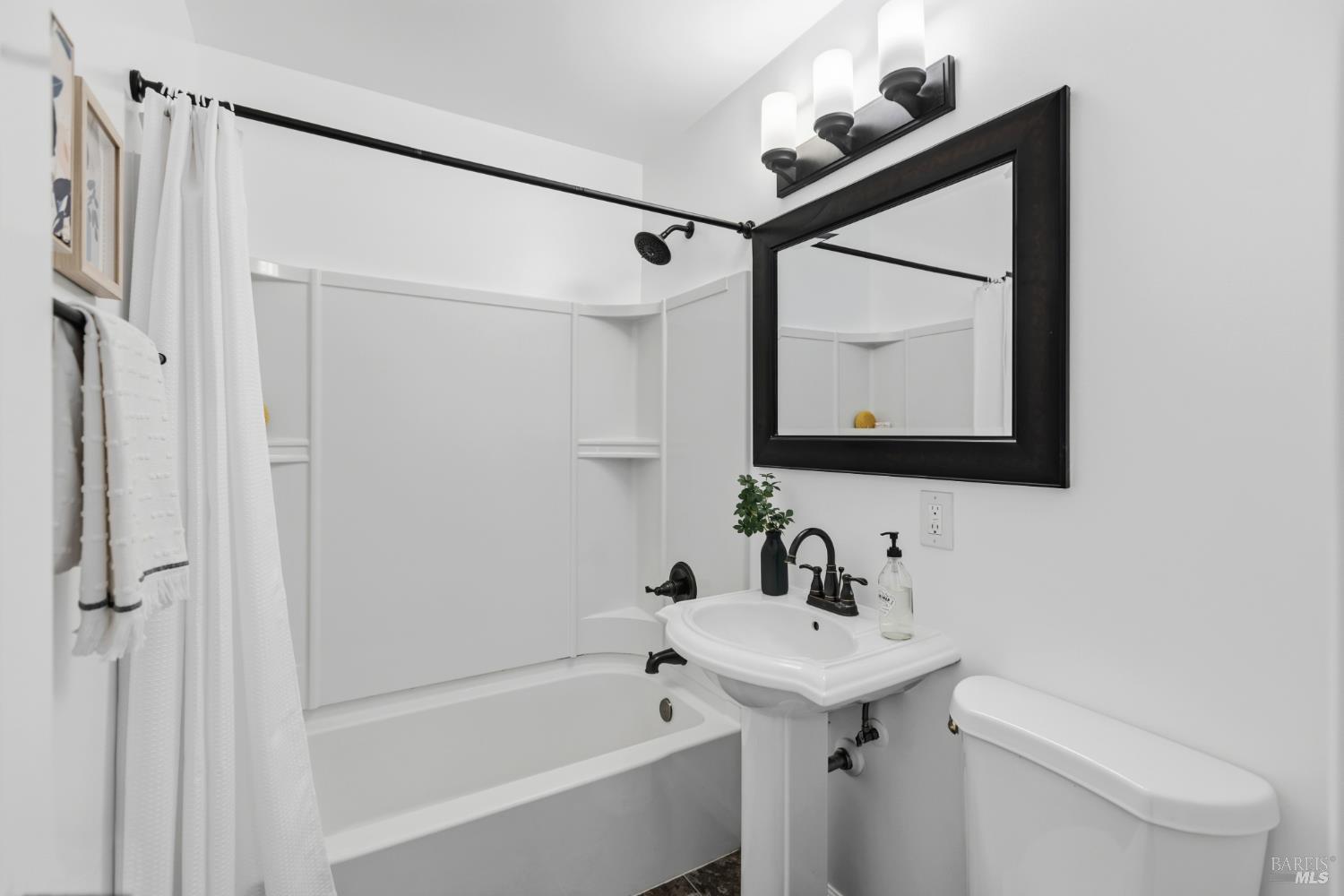 320 Foster Road Napa, CA 94558 - Photo 16 of 31 Gallery Image 16