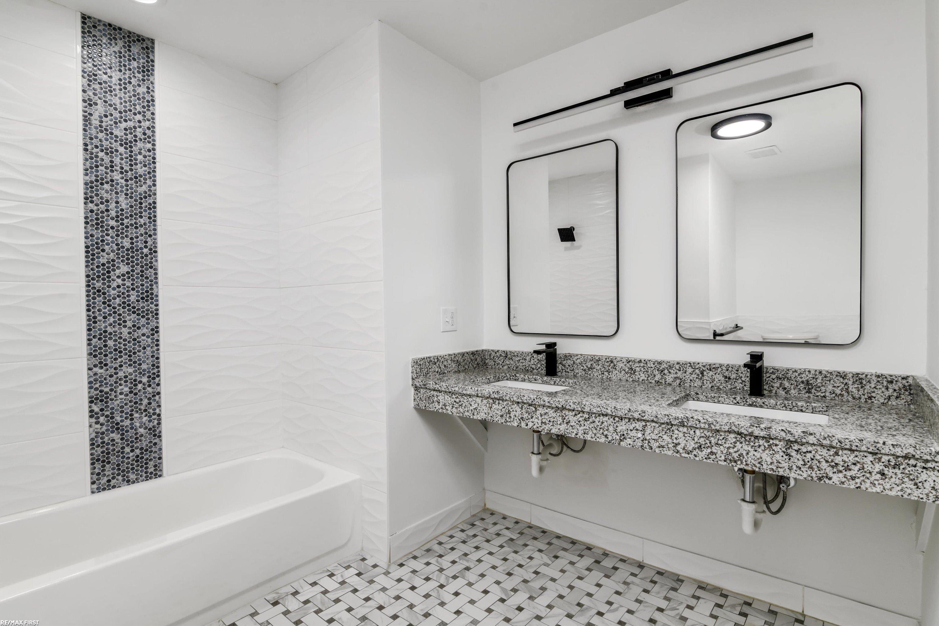 56595 Omo Road Macomb, MI 48042 - Photo 9 of 27 50108068-8.JPG