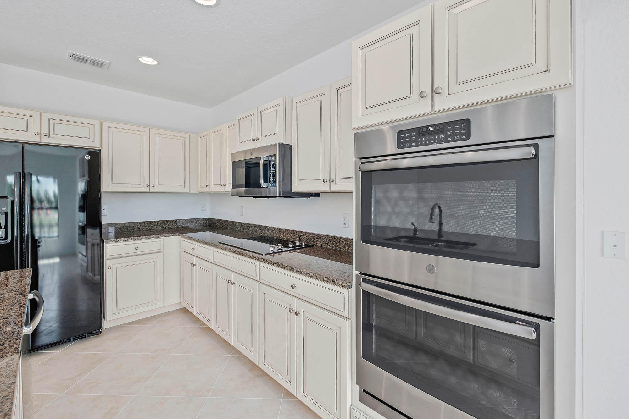 19654 Split Rail Run Loxahatchee, FL 33470 - Photo 5 of 25 Kitchen