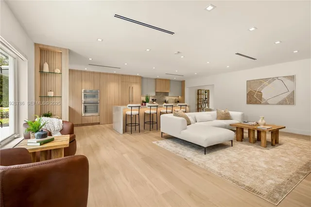 $2,950,000 | 6011 Maynada Street, Coral Gables, FL 33146