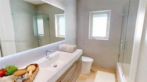 $2,950,000 | 6011 Maynada Street, Coral Gables, FL 33146