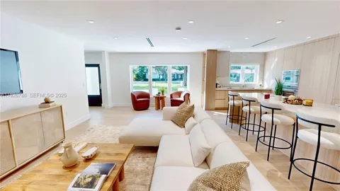 $2,950,000 | 6011 Maynada Street, Coral Gables, FL 33146