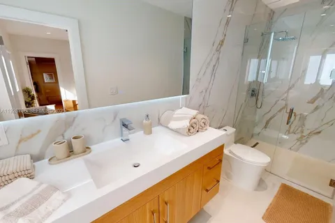 $2,950,000 | 6011 Maynada Street, Coral Gables, FL 33146