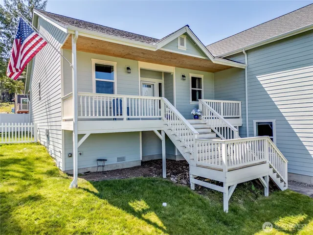 $574,950 | 7058 East Nightingale Street, Port Orchard, WA 98366