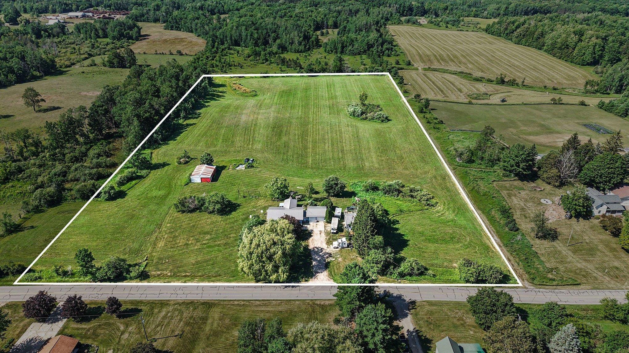 23688 4 Mile Road Reed City, MI 49677 - Photo 2 of 35 1948042-3091d99f-efb6-4a10-87f2-1bbe1381498e.JPG