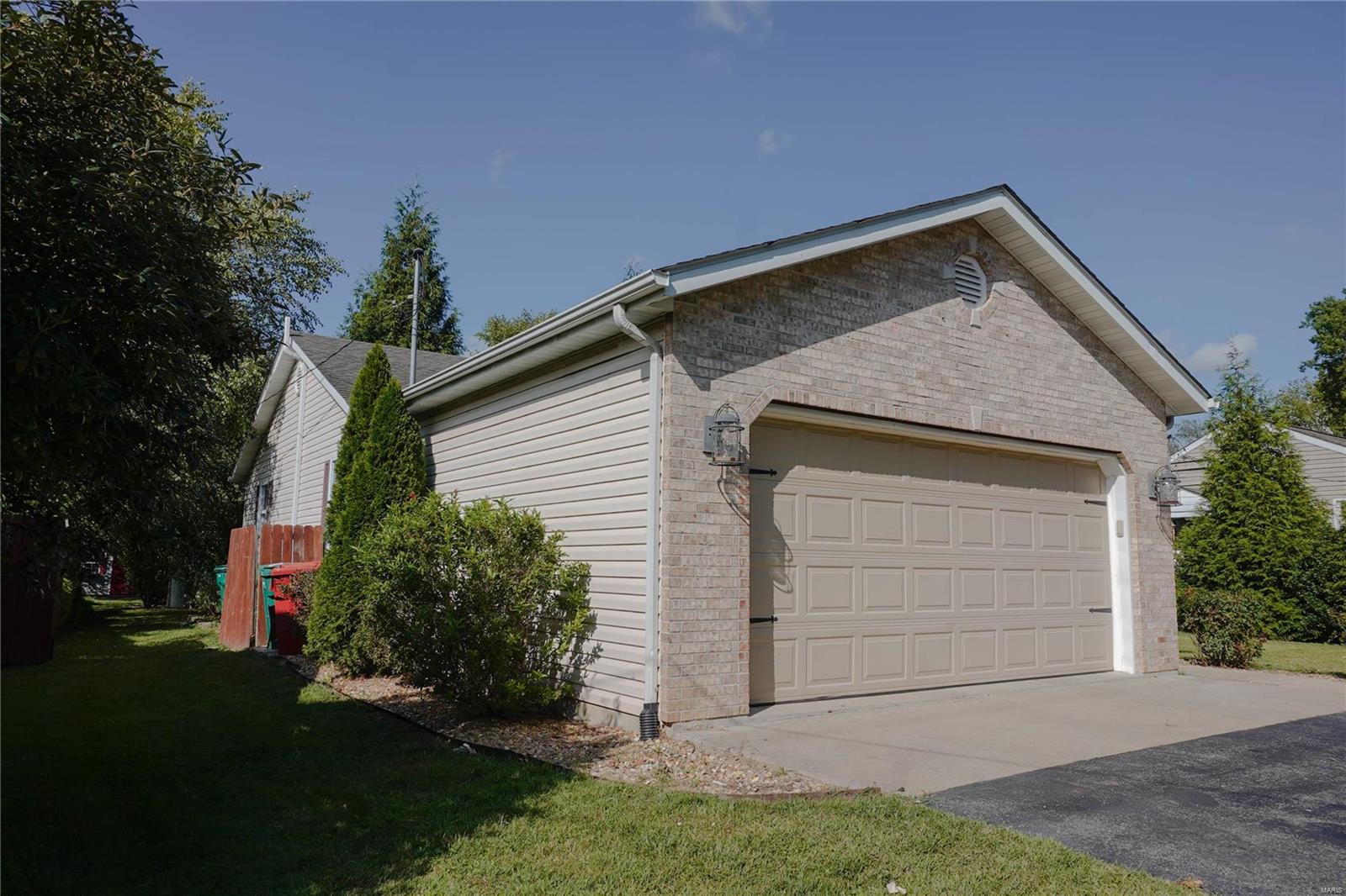 527 Eiler Road Belleville, IL 62223 - Photo 3 of 46 Gallery Image 3