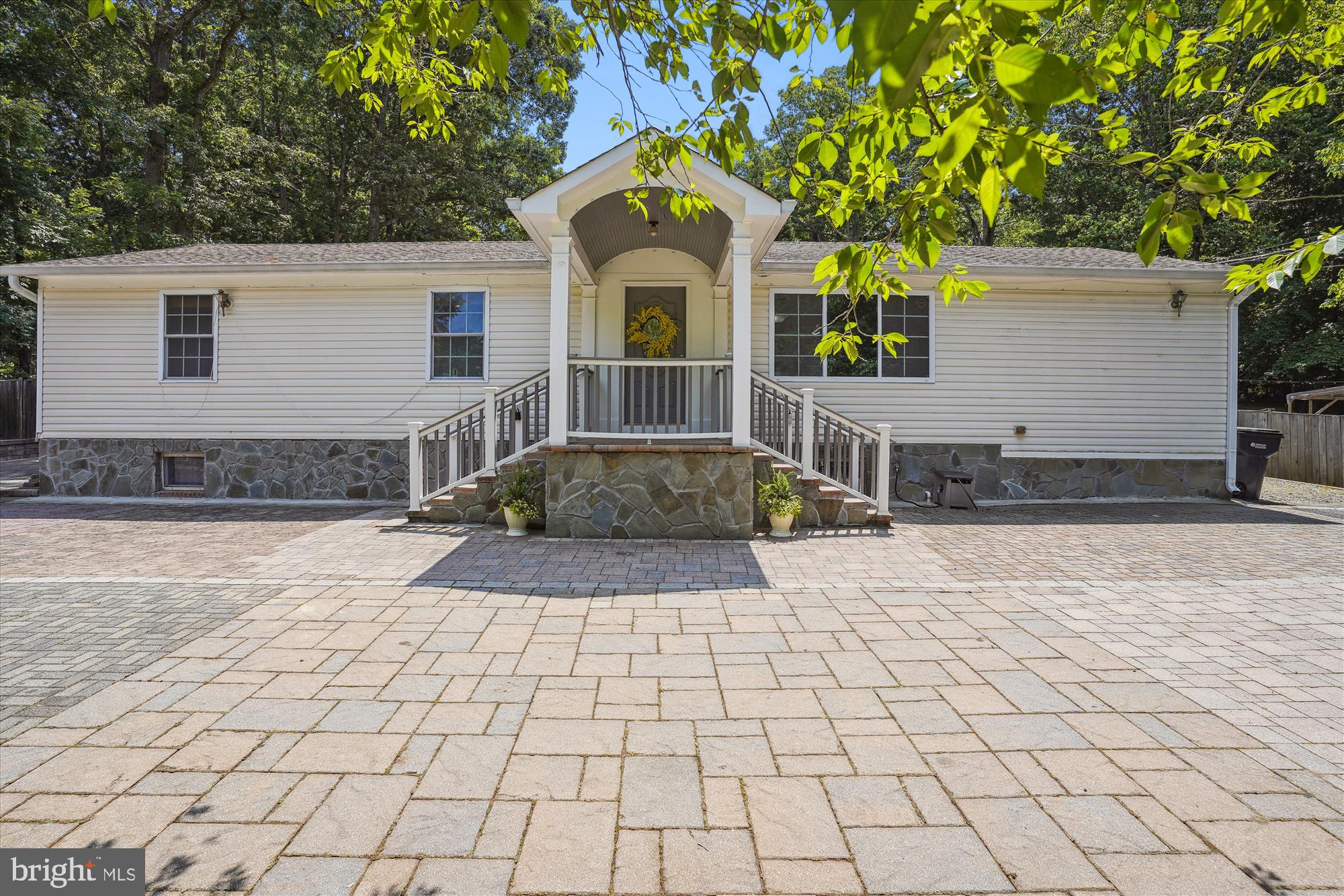 Welcome Home to Smithfield Rd!