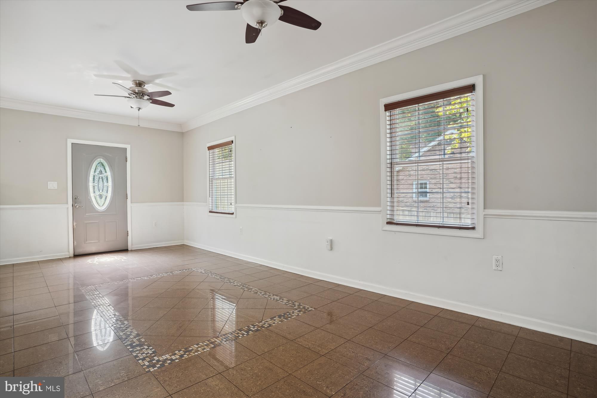 11617 Smithfield Road Manassas, VA 20112 - Photo 31 of 52 You'll love the huge living room!