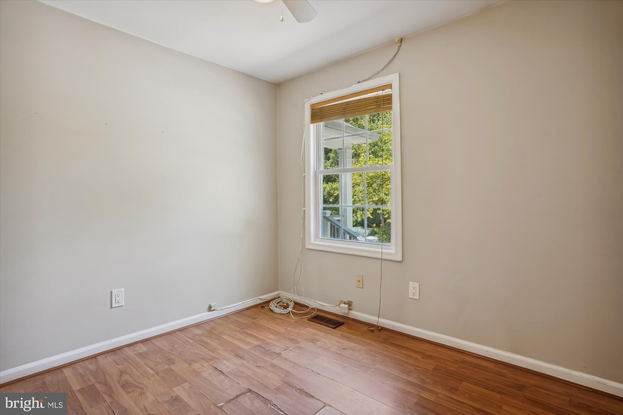 11617 Smithfield Road Manassas, VA 20112 - Photo 39 of 52 Bedroom 3 on Main level