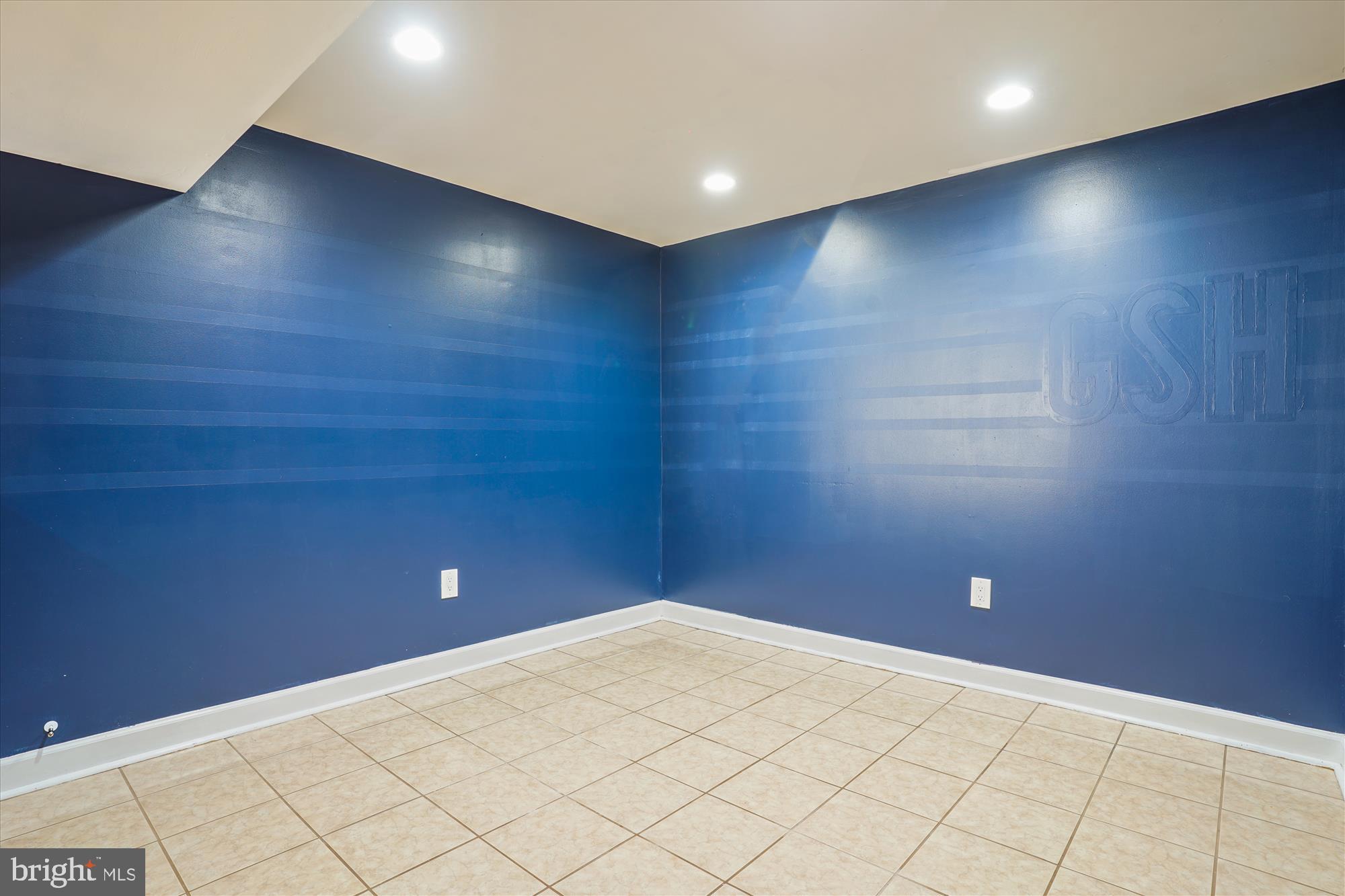 11617 Smithfield Road Manassas, VA 20112 - Photo 46 of 52 Great Den and TV Room