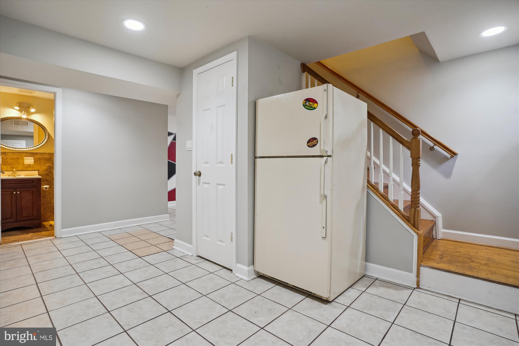 11617 Smithfield Road Manassas, VA 20112 - Photo 51 of 52 2nd Fridge on LL! Great for Entertaining