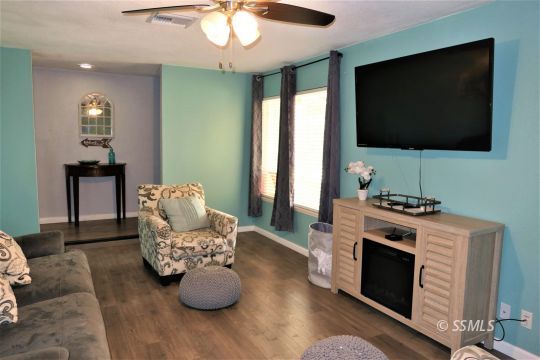732 West Dolphin Avenue Ridgecrest, CA 93555 - Photo 4 of 35 Gallery Image 4