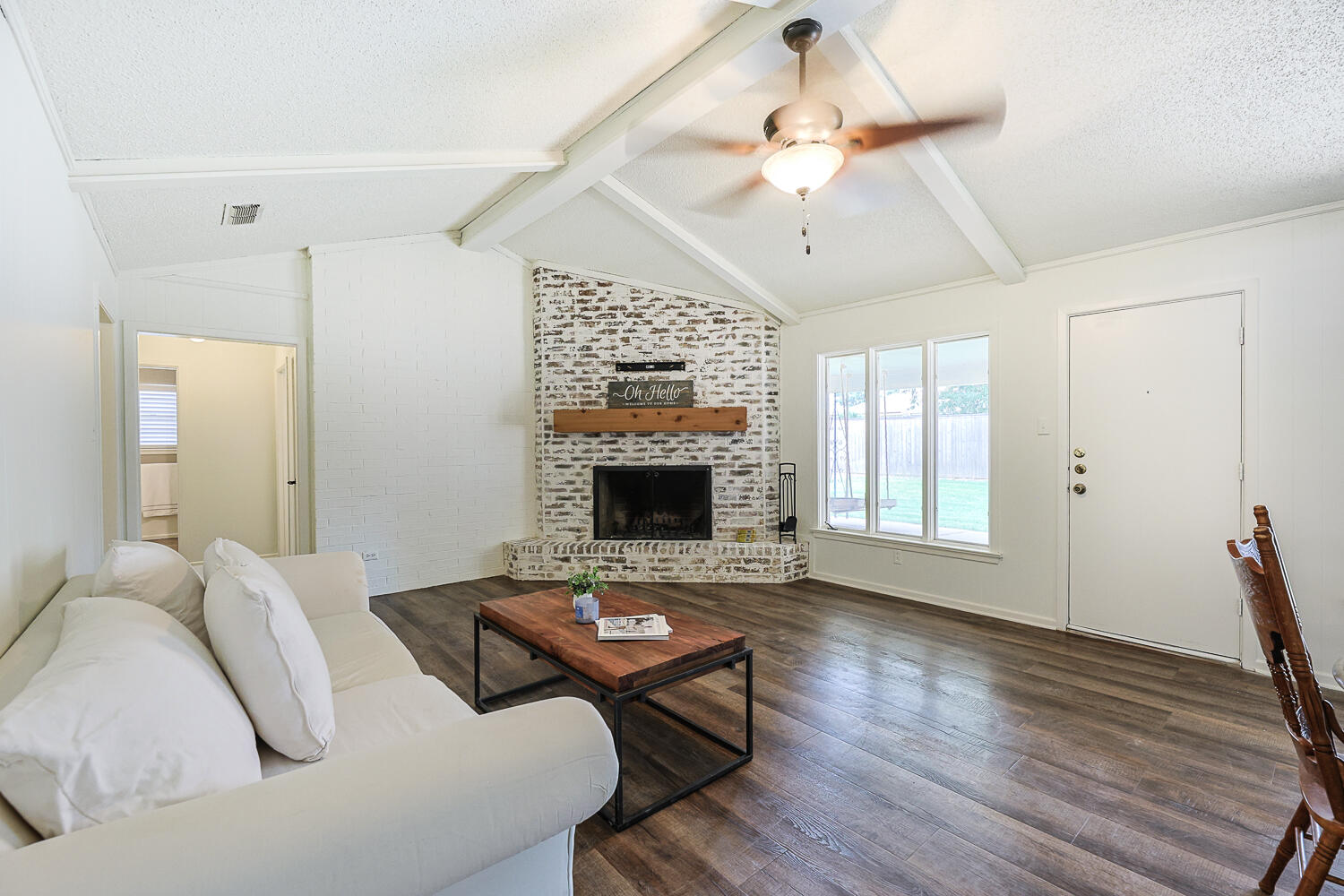 5711 74th Street Lubbock, TX 79424 - Photo 10 of 53 Living Area