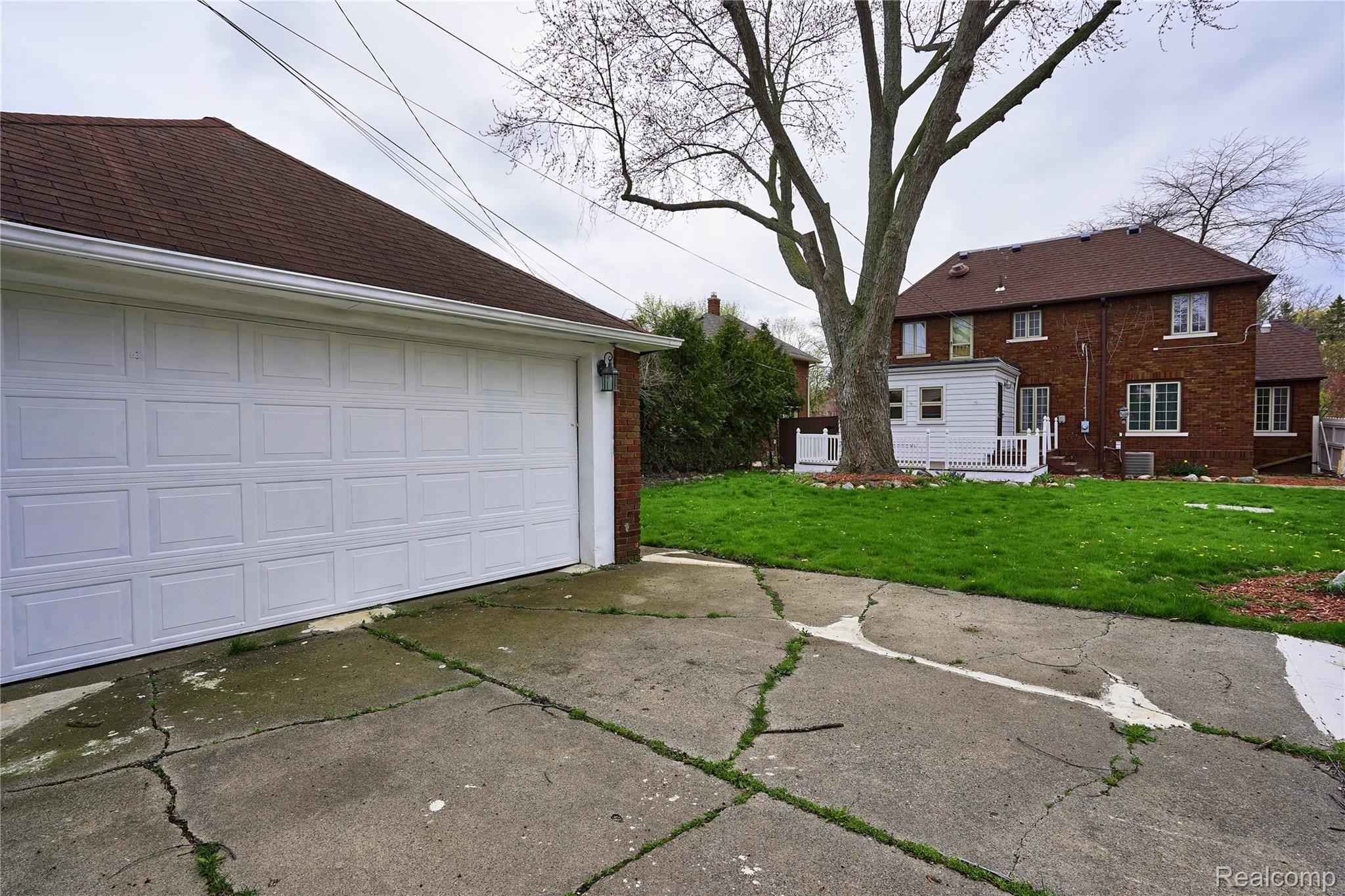 1430 Devonshire Road Grosse Pointe, MI 48230 - Photo 8 of 85 Side entry garage, newer rollup door, deep lot