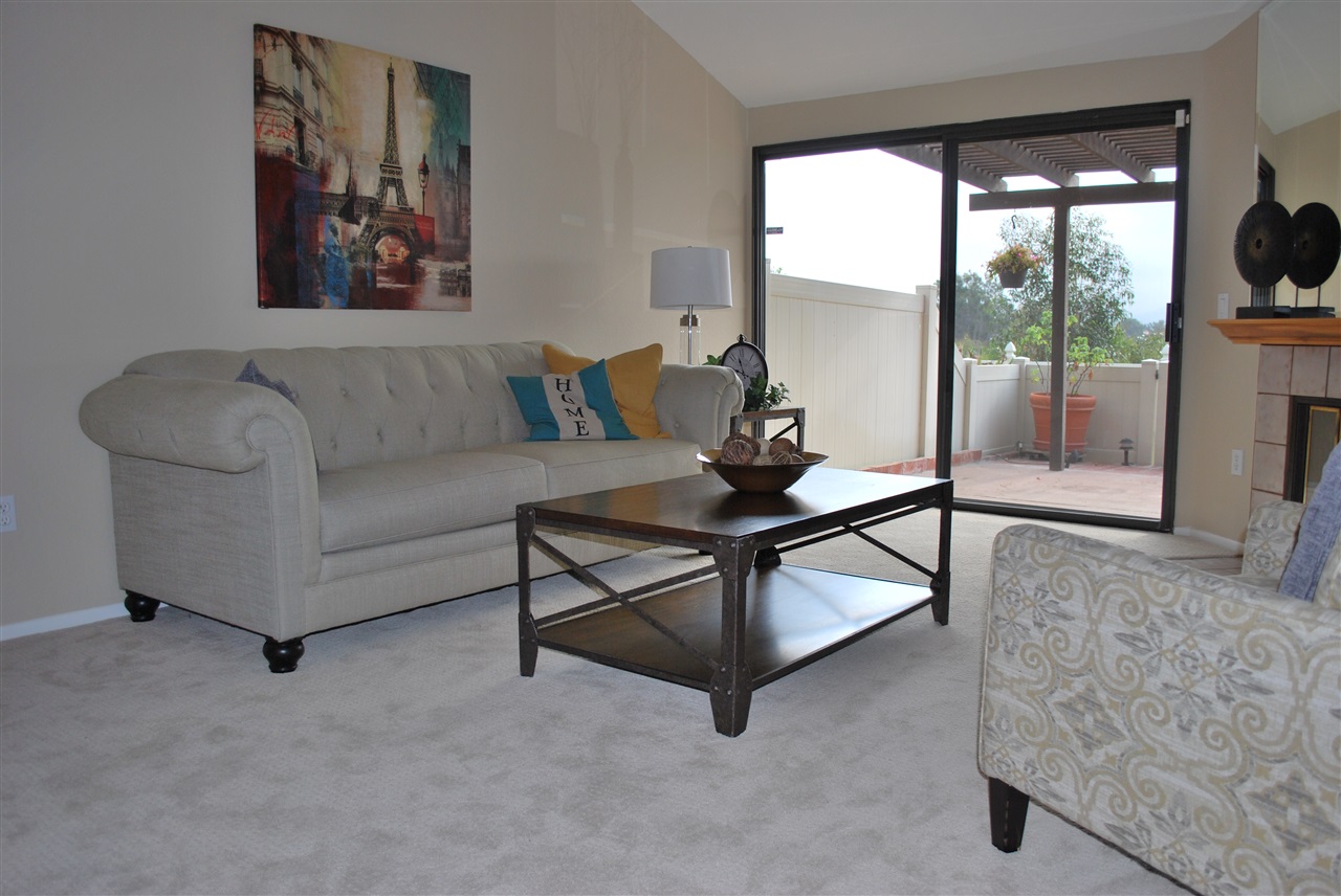 1994 Springdale Lane Encinitas, CA 92024 - Photo 4 of 14 Gallery Image 4