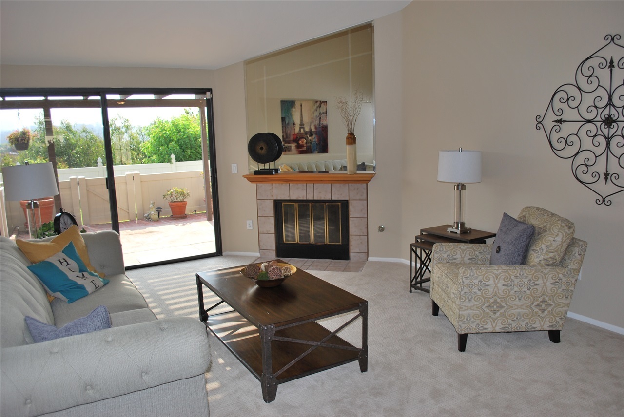 1994 Springdale Lane Encinitas, CA 92024 - Photo 6 of 14 Gallery Image 6