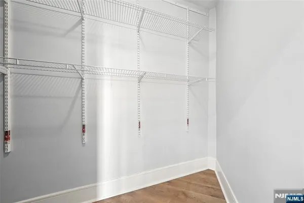 $2,395 | 553 Undercliff Avenue, Unit 5, Edgewater, NJ 07020