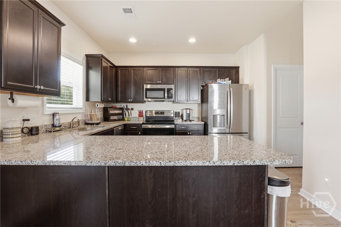 233 Caroline Way Guyton, GA 31312 - Photo 15 of 55 Kitchen