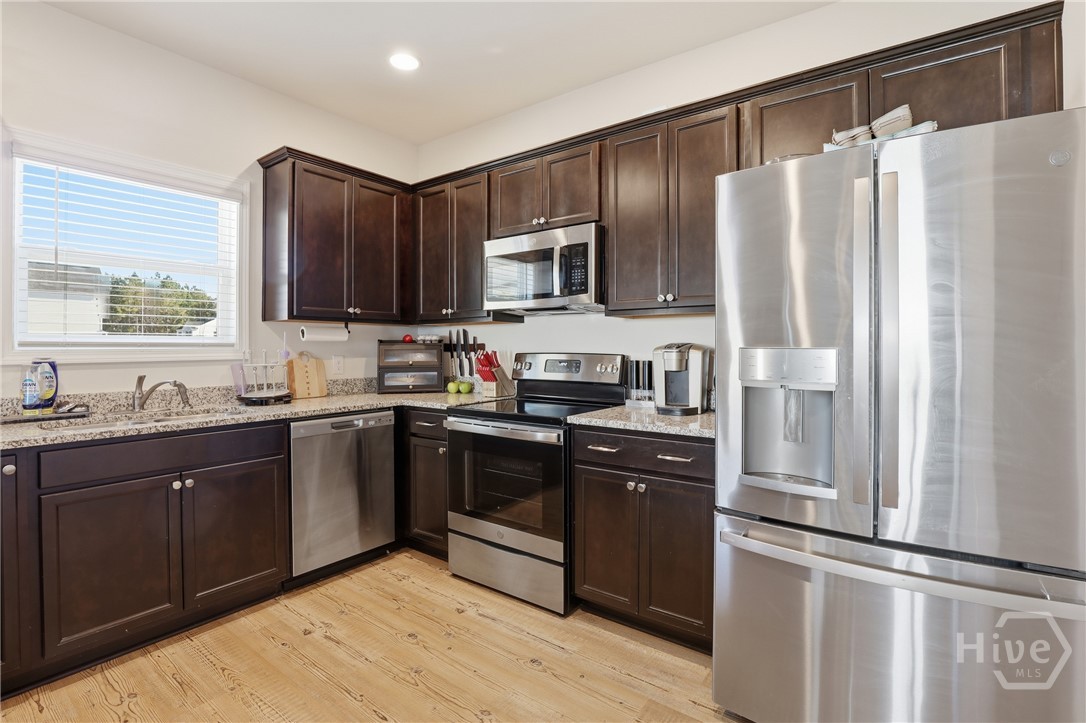 233 Caroline Way Guyton, GA 31312 - Photo 17 of 55 Kitchen