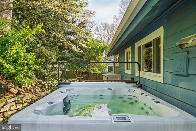 $1,045,000 | 6403 West Halbert Road, Bethesda, MD 20817