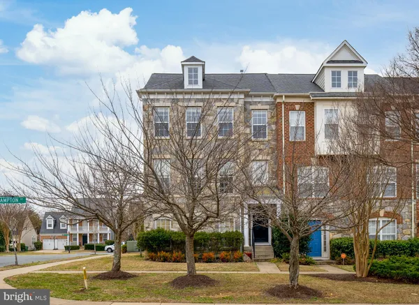 $2,895 | 1126 Hampton Street, Fredericksburg, VA 22401