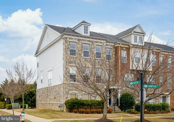 $2,895 | 1126 Hampton Street, Fredericksburg, VA 22401