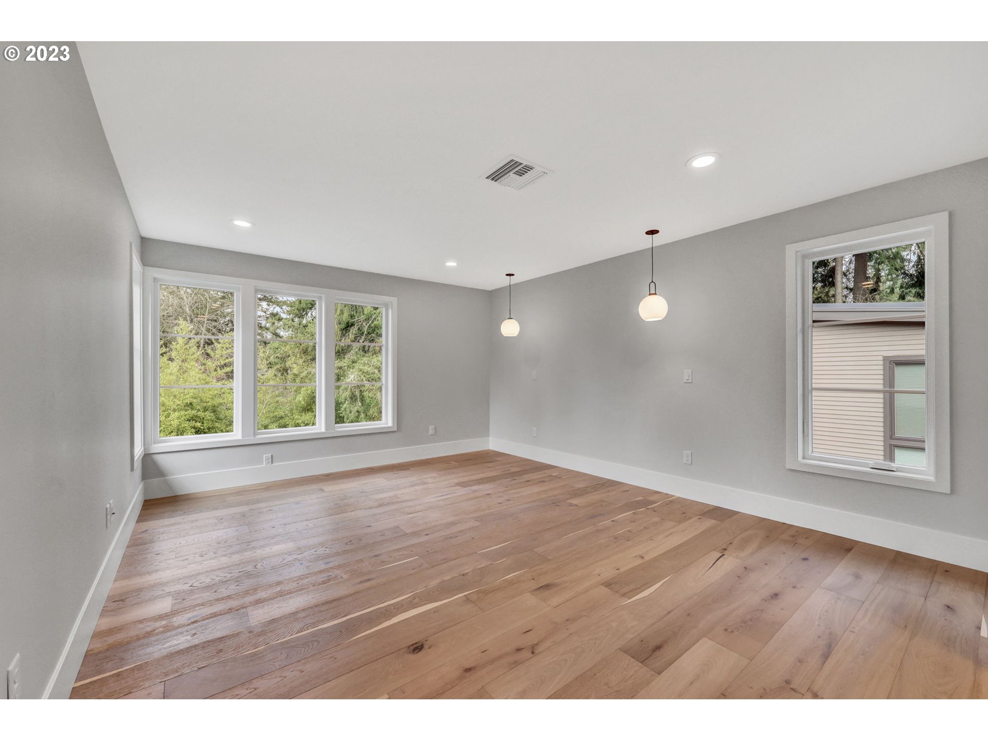 17173 Cedar Road Lake Oswego, OR 97034 - Photo 12 of 39 Gallery Image 12