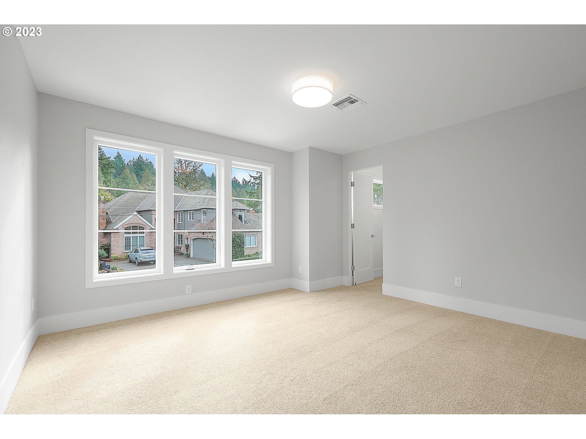 17173 Cedar Road Lake Oswego, OR 97034 - Photo 15 of 39 Gallery Image 15
