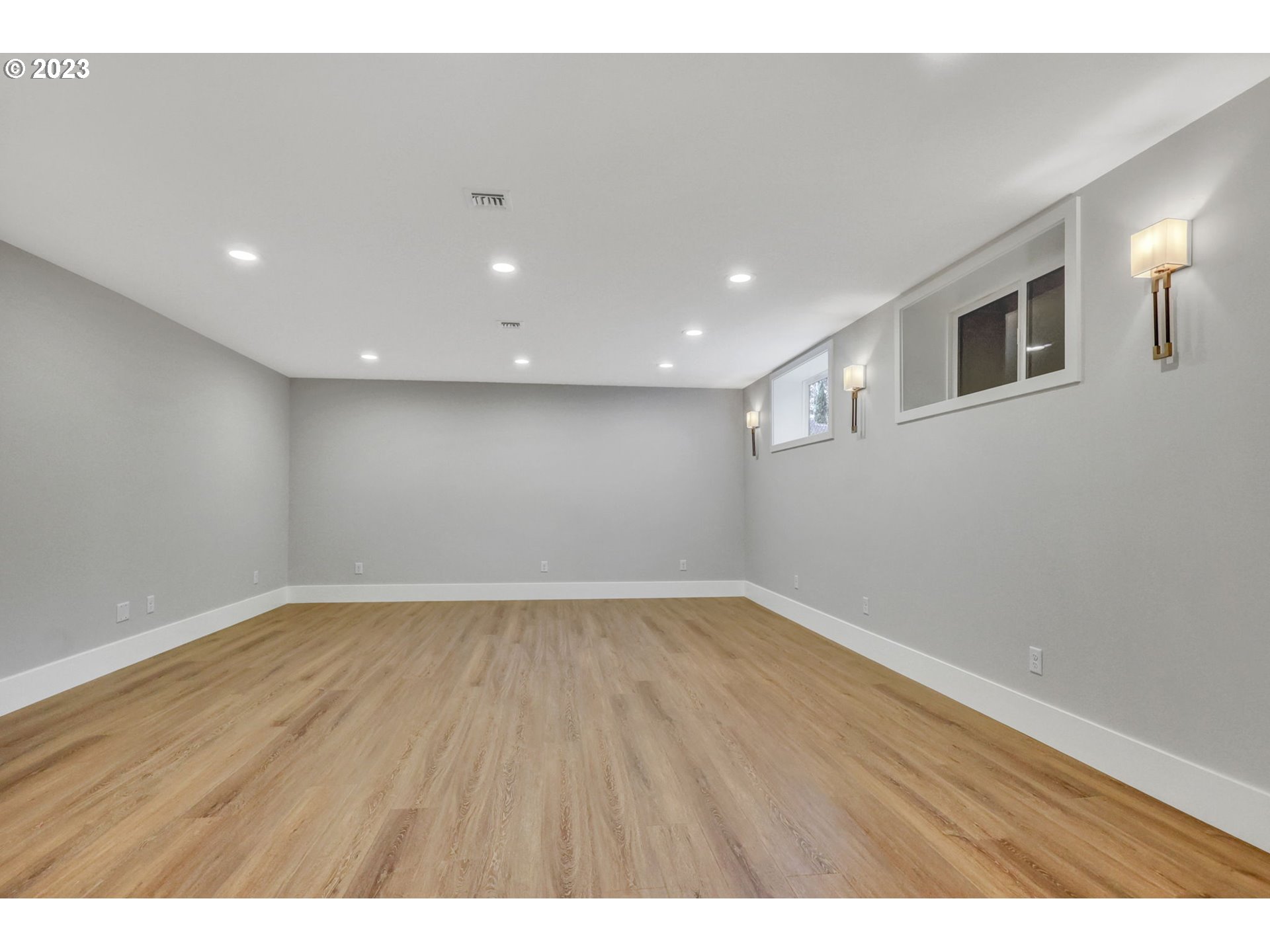 17173 Cedar Road Lake Oswego, OR 97034 - Photo 21 of 39 Gallery Image 21