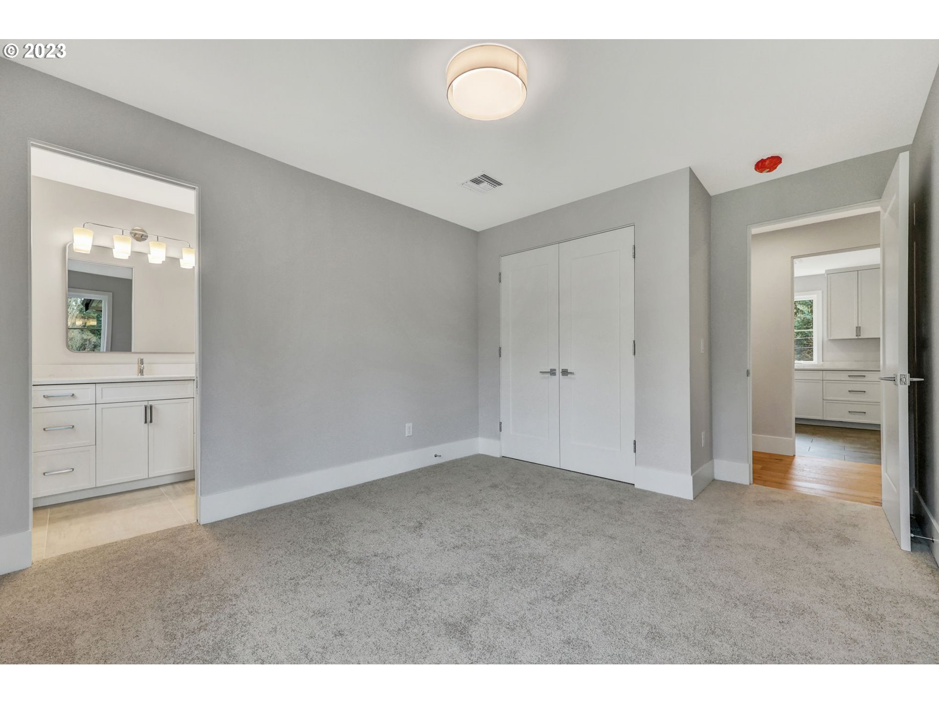 17173 Cedar Road Lake Oswego, OR 97034 - Photo 25 of 39 Gallery Image 25
