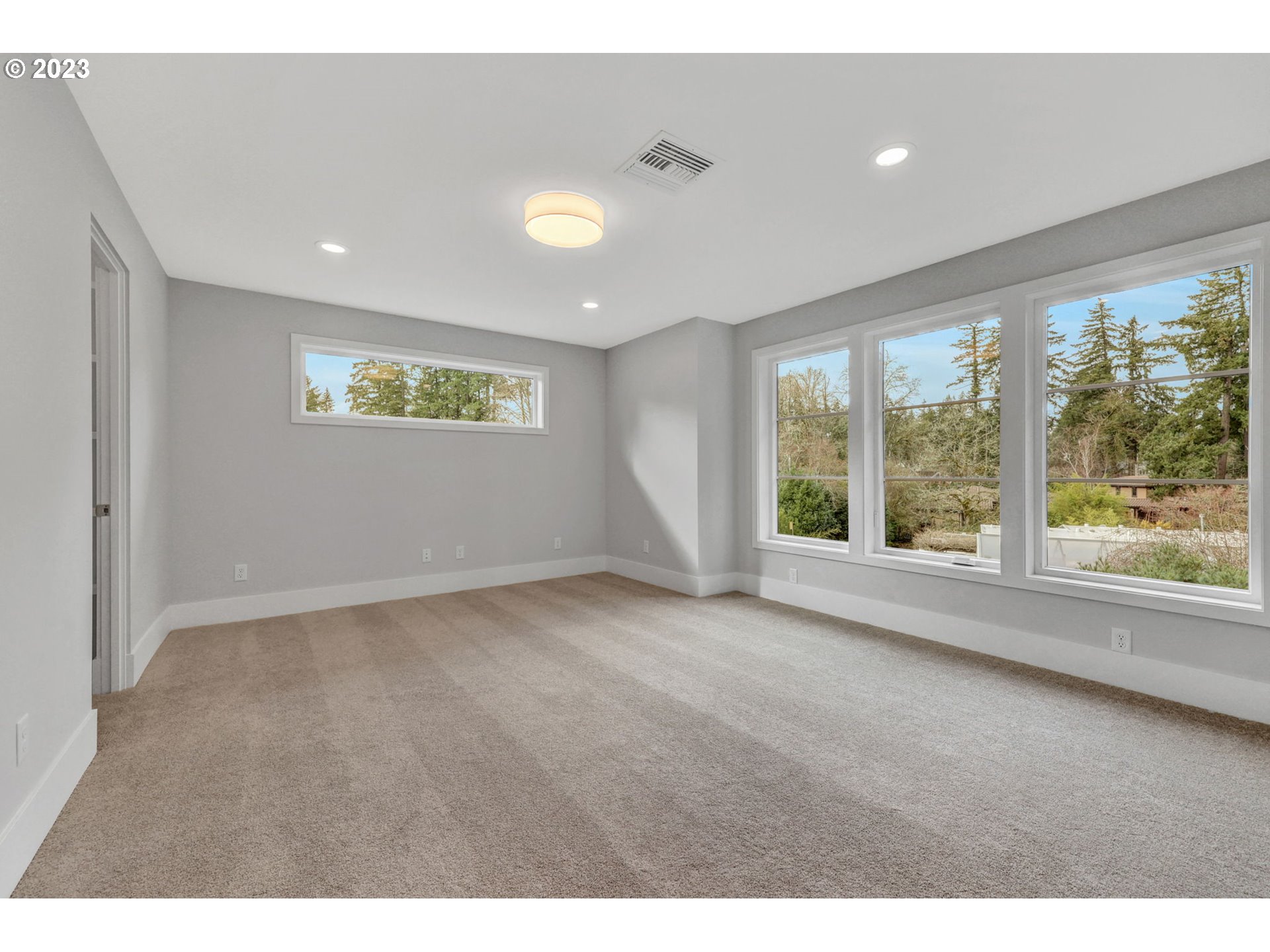 17173 Cedar Road Lake Oswego, OR 97034 - Photo 27 of 39 Gallery Image 27