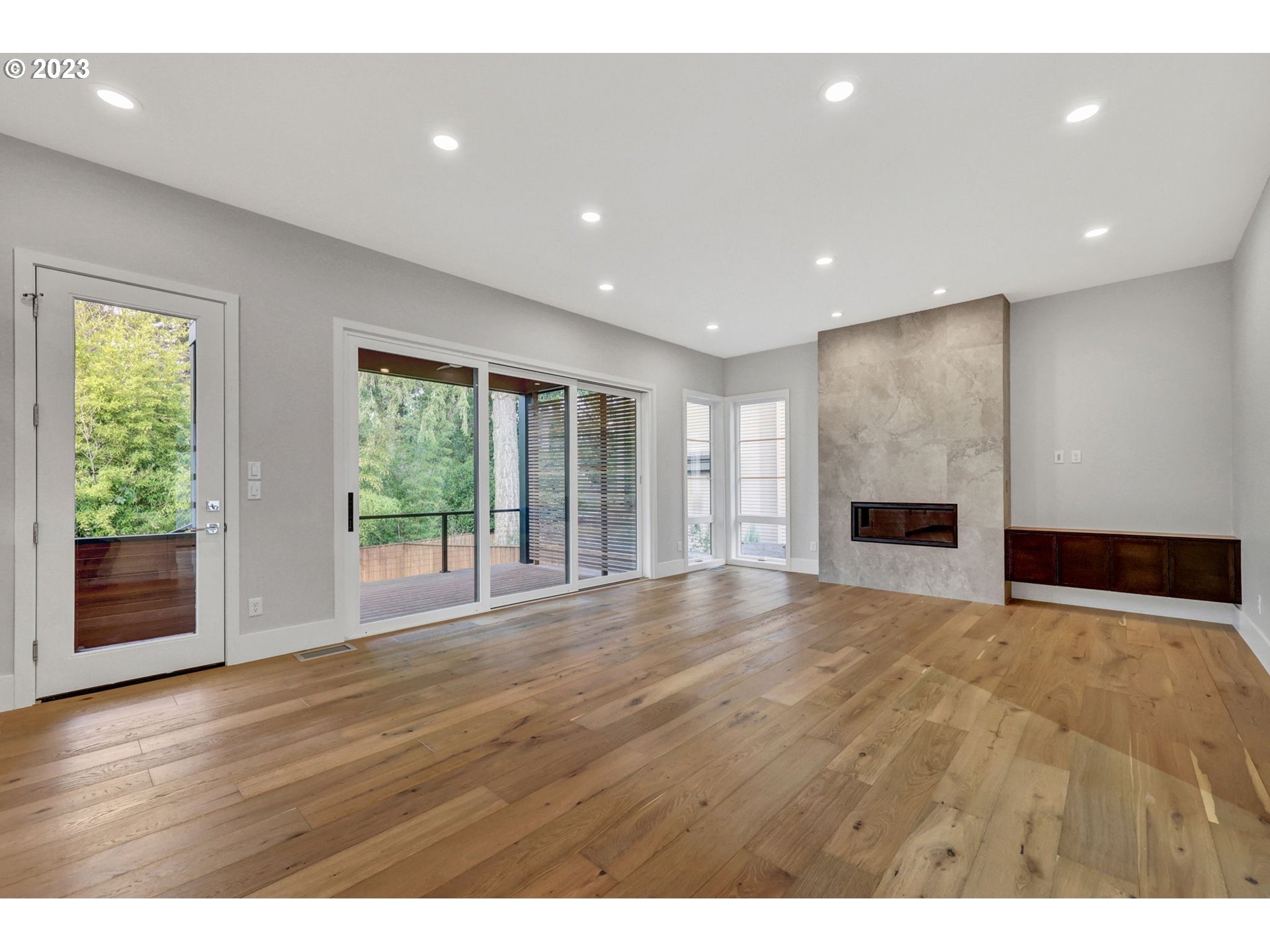 17173 Cedar Road Lake Oswego, OR 97034 - Photo 6 of 39 Gallery Image 6