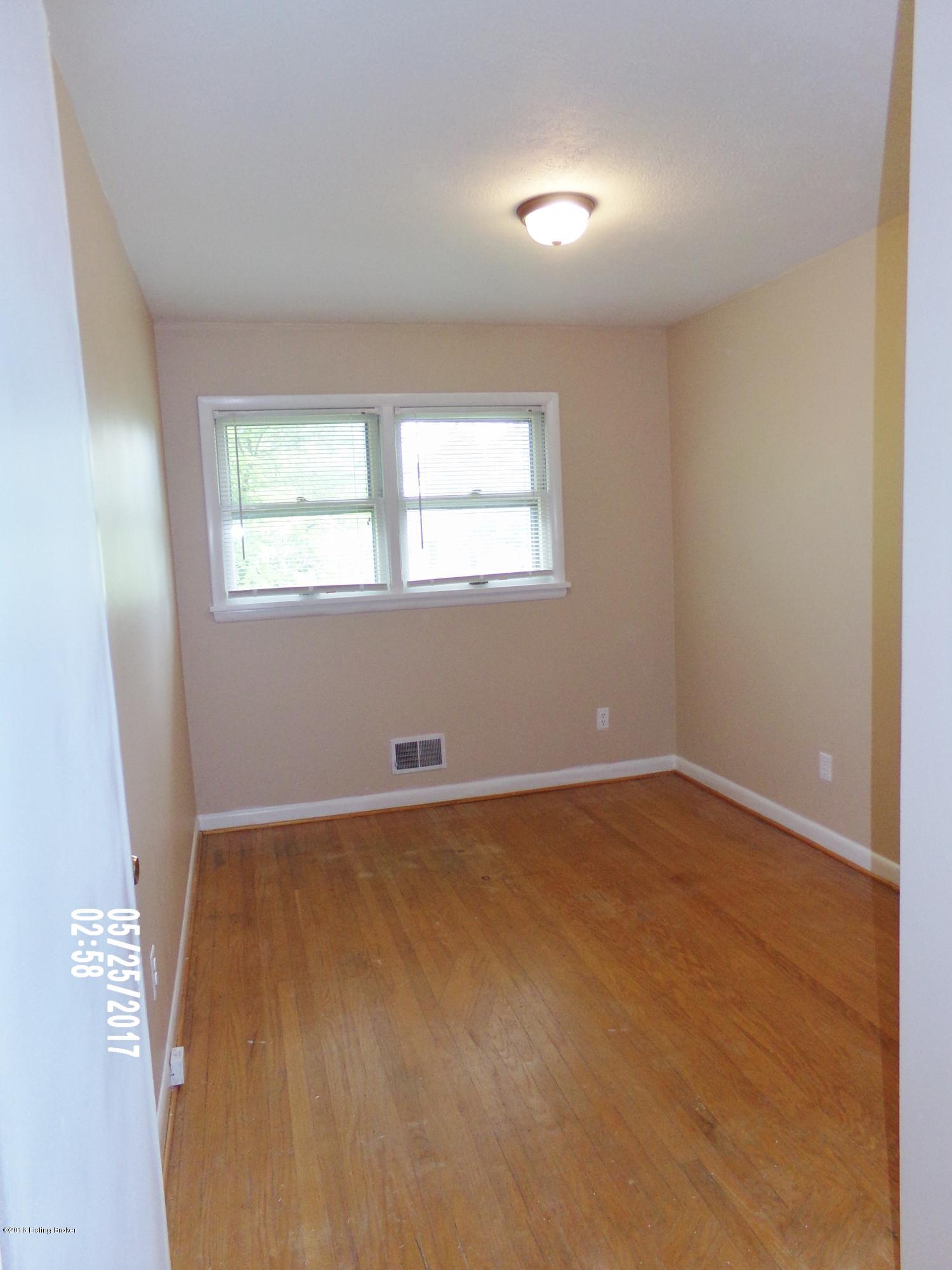 119 Buttercup Road Louisville, KY 40218 - Photo 4 of 12 BR1