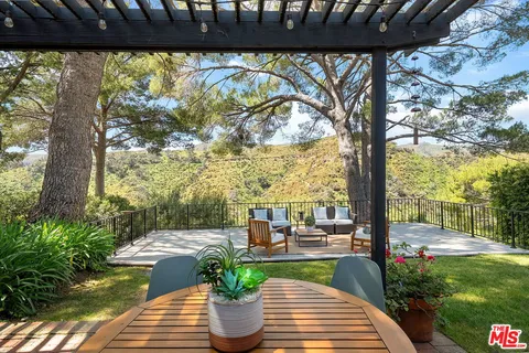 $2,499,000 | 2521 La Condesa Drive, Los Angeles, CA 90049
