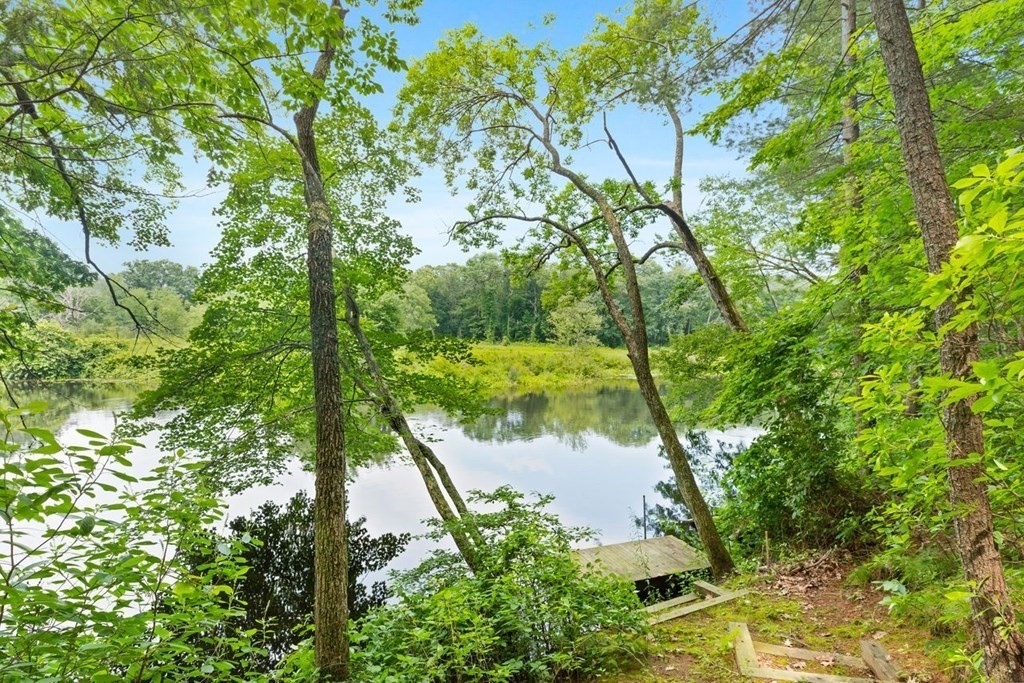 169 Claybrook Road Dover, MA 02030 - Photo 3 of 42