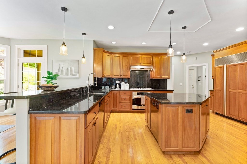 169 Claybrook Road Dover, MA 02030 - Photo 8 of 42