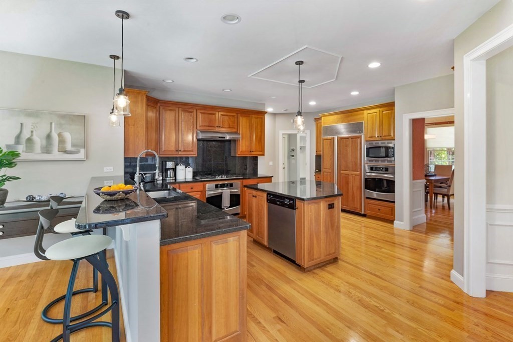 169 Claybrook Road Dover, MA 02030 - Photo 9 of 42