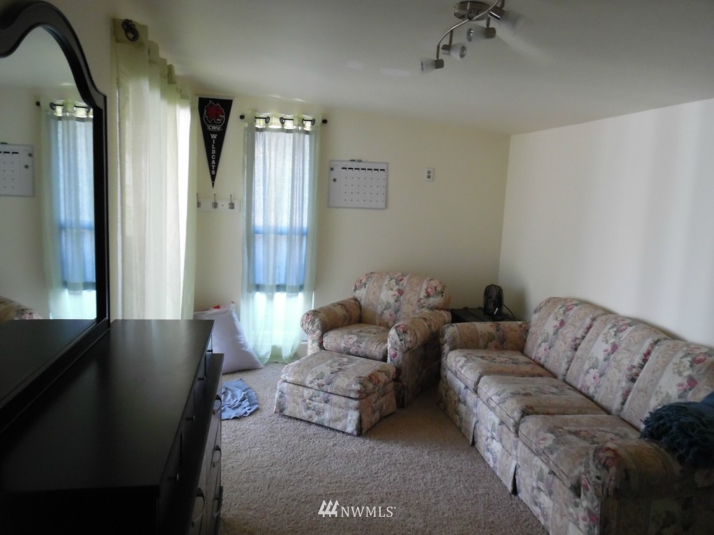 431 216th Street Southwest Bothell, WA 98021 - Photo 14 of 15