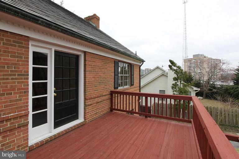 5210 Ridgefield Road Bethesda, MD 20816 - Photo 5 of 16 Deck - View from