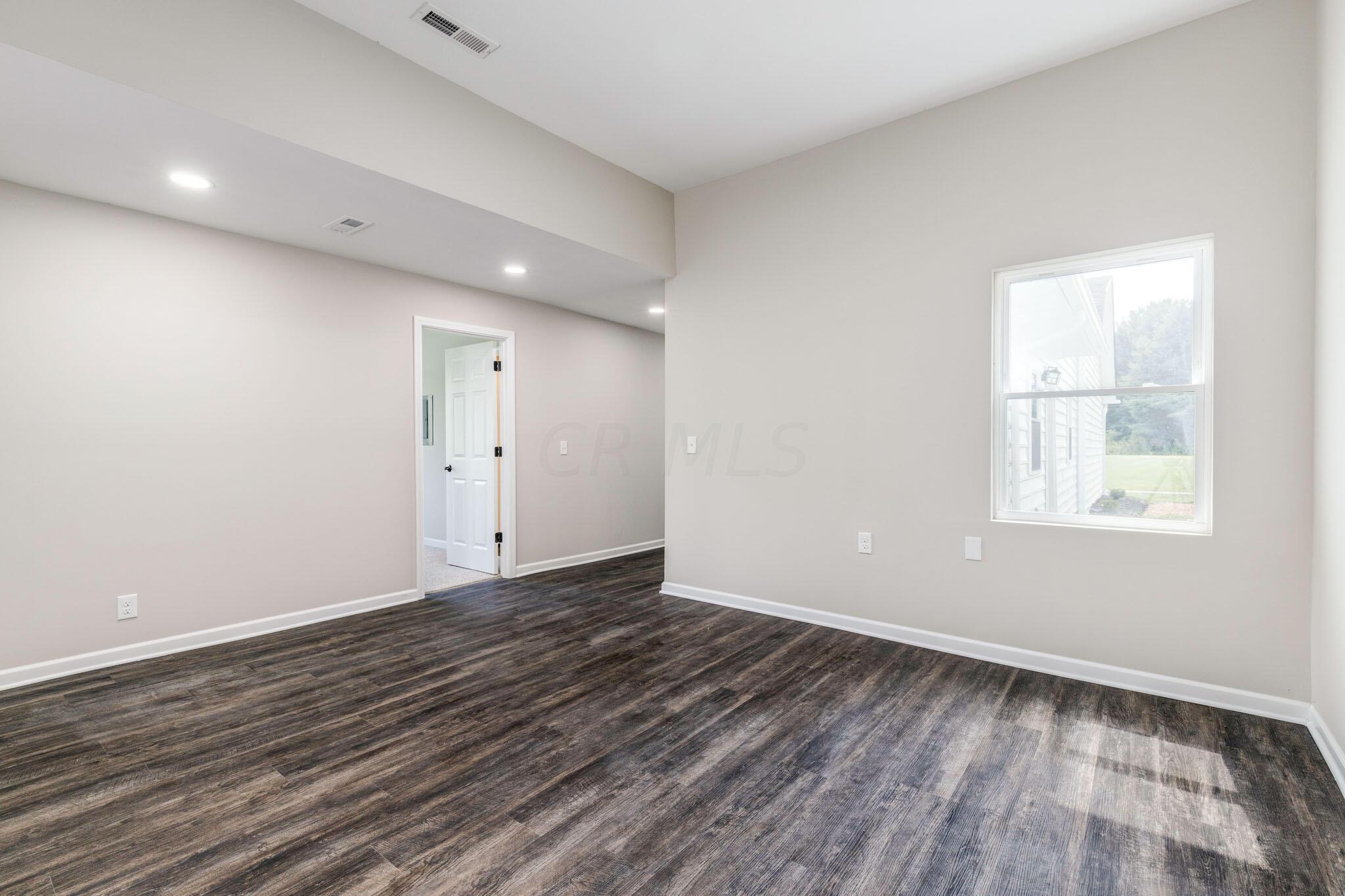 10270 Appleton Road Johnstown, OH 43031 - Photo 23 of 36 Family Room