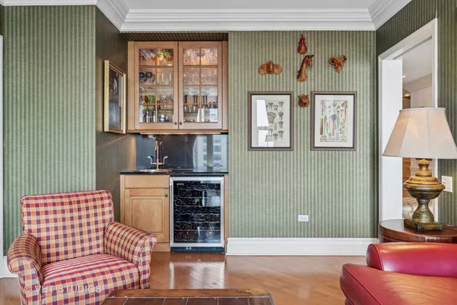 $1,799,500 | 25 East Superior Street, Unit 4302, Chicago, IL 60611