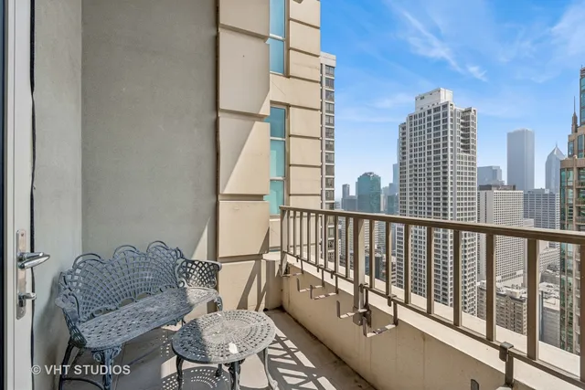$1,799,500 | 25 East Superior Street, Unit 4302, Chicago, IL 60611