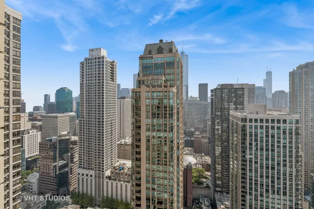 $1,799,500 | 25 East Superior Street, Unit 4302, Chicago, IL 60611