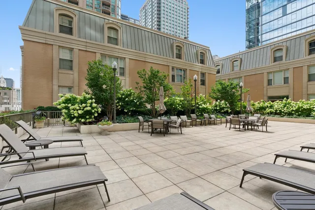 $1,799,500 | 25 East Superior Street, Unit 4302, Chicago, IL 60611