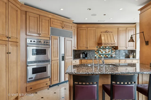 $1,799,500 | 25 East Superior Street, Unit 4302, Chicago, IL 60611