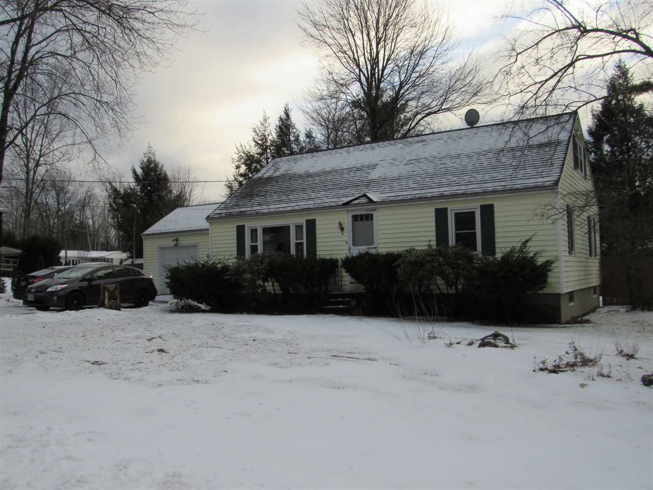 16 Hampshire Avenue Rochester, NH 03867 - Photo 1 of 35 Gallery Image 1