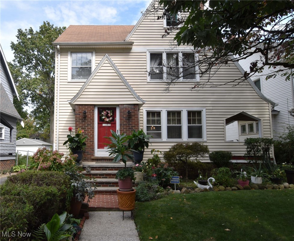 1165 Pomona Road Cleveland Heights, OH 44121 - Photo 2 of 27