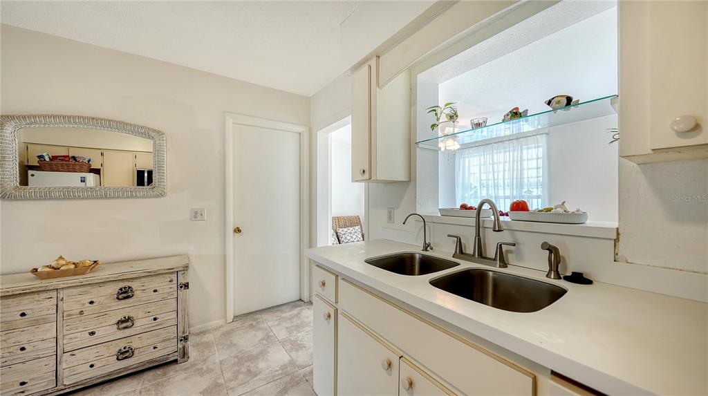 256 Eider Road Venice, FL 34293 - Photo 12 of 56